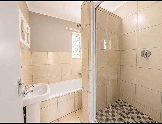 3 BEDROOM HOUSE TO LET IN REMBRANDT PARK